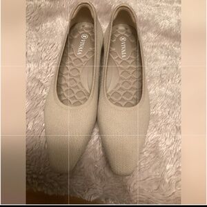 VIVAIA KNITTED FLAT SZ 37.5